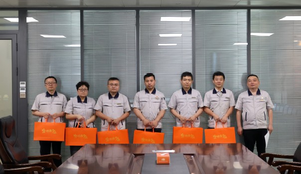 ů������ ���(m��ng)�o(h��)��������Ͷ�O(sh��)Ӌ(j��)��˾����(hu��)�e�k����Ů�С��߿���Մ��(hu��)